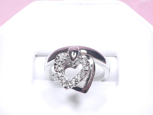 �n�[�g���`�[�t�@�L���[�r�b�N�W���R�j�A�̃����O�i�w�ցj