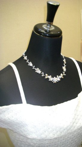 �t�����[���`�[�t�@�L���[�r�b�N�W���R�j�A�̃l�b�N���X