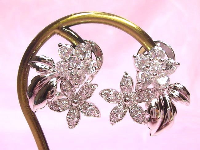 �L���[�r�b�N�W���R�j�A�@�s�A�X