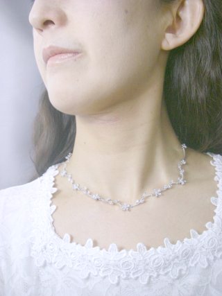 �h�C�c���E�L���[�r�b�N�W���R�j�A�̃l�b�N���X