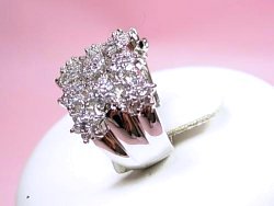 フラワーモチーフ ボリューム・リング