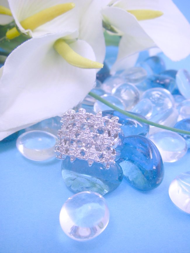 フラワーモチーフ ボリューム・リング