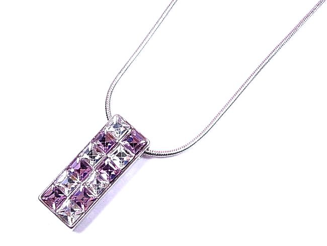 スクウェアのペンダント