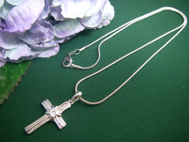 �N���X�i�\���ˁj�@�y���_���g�@�L���[�r�b�N�W���R�j�A�E�A�N�Z�T���[