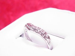 �L���[�r�b�N�W���R�j�A�̃����O