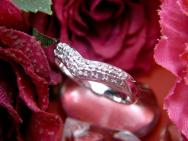 �L���[�r�b�N�W���R�j�A�̃����O