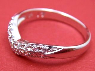 �L���[�r�b�N�W���R�j�A�̃����O