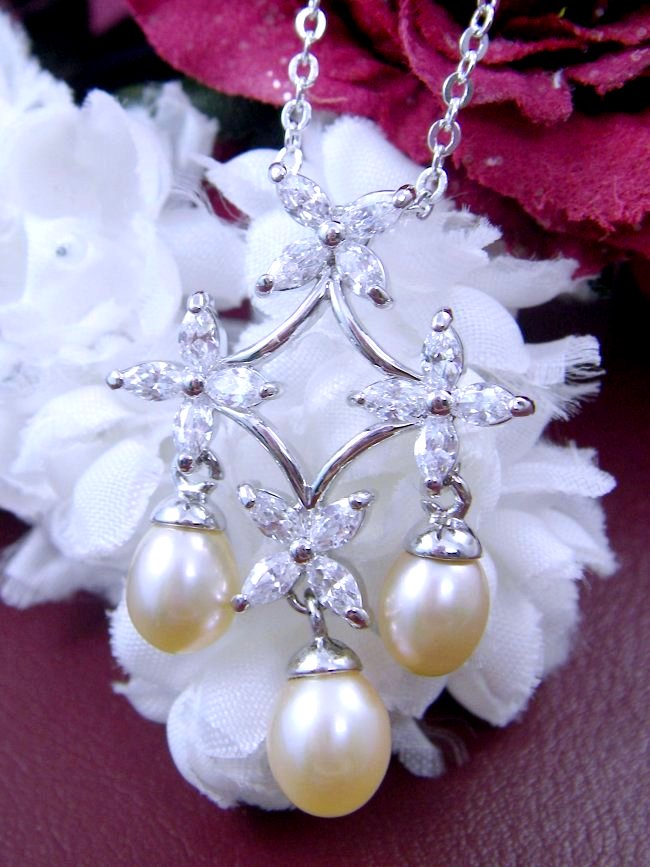 �p�[���ƃL���[�r�b�N�W���R�j�A�̃y���_���g