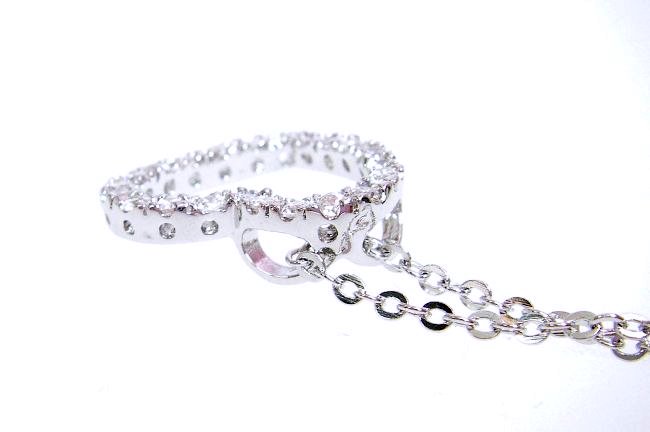 �L���[�r�b�N�W���R�j�A�̃y���_���g�@�n�[�g