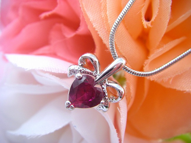 ���r�[�@�n�[�g�A���{�����`�[�t�̃y���_���g