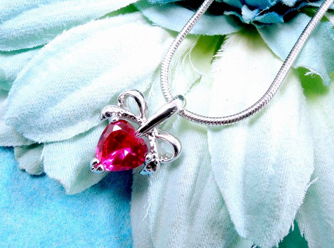 ���r�[�@�n�[�g�A���{�����`�[�t�̃y���_���g