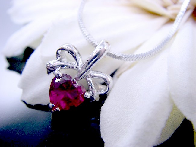 ���r�[�@�n�[�g�A���{�����`�[�t�̃y���_���g