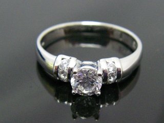 �L���[�r�b�N�W���R�j�A�@�����O�i�w�ցj