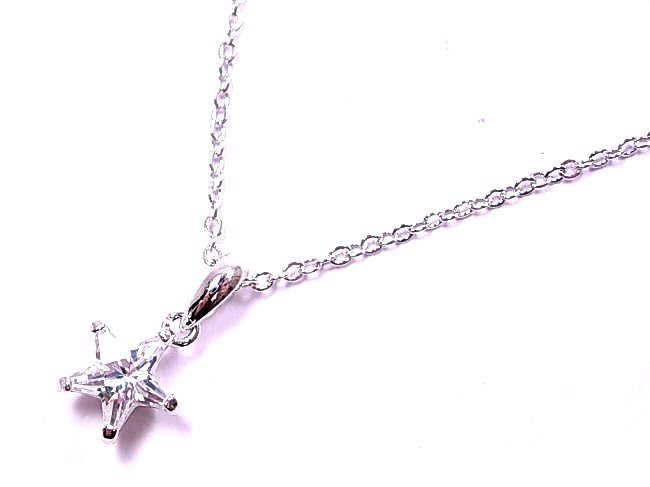 ���A�N�Z�T���[�@�y���_���g