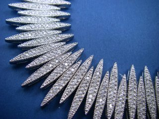 �L���[�r�b�N�W���R�j�A�@�l�b�N���X