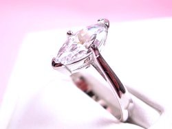 �L���[�r�b�N�W���R�j�A�i�����O�j