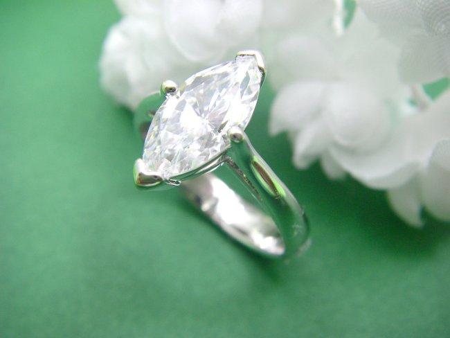 �}�[�J�C�X�J�b�g(Marquise�j�̃����O 