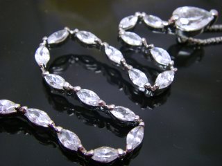 CZ�y���_���g�E�A�N�Z�T���[�@�X�l�[�N