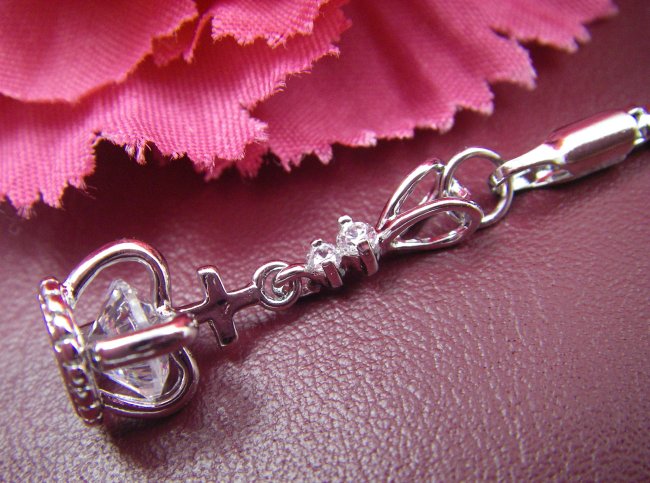 �L���[�r�b�N�W���R�j�A�̌g�уX�g���b�v