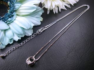 �L���[�r�b�N�W���R�j�A �l�b�N���X