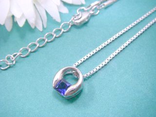 �L���[�r�b�N�W���R�j�A �y���_���g�@�X�N�G�A�J�b�g