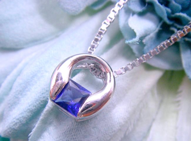 �L���[�r�b�N�W���R�j�A �y���_���g�@�X�N�G�A�J�b�g