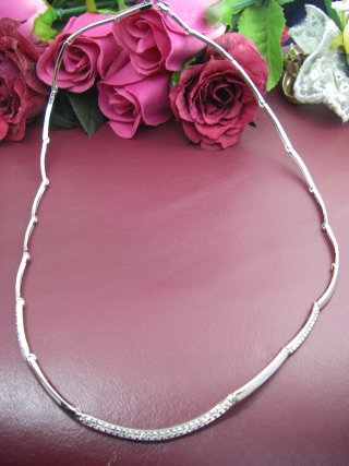 �p���F�E�L���[�r�b�N�W���R�j�A�ƃn�C�E�|���b�V���̃R���g���X�g�ȍׂ߂̃l�b�N���X