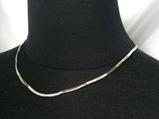 �p���F�E�L���[�r�b�N�W���R�j�A�ƃn�C�E�|���b�V���̃R���g���X�g�ȍׂ߂̃l�b�N���X