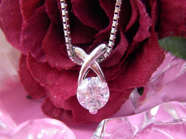 �L���[�r�b�N�W���R�j�A�̃y���_���g