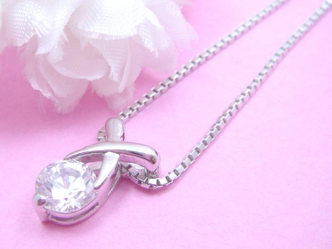 �L���[�r�b�N�W���R�j�A�̃y���_���g