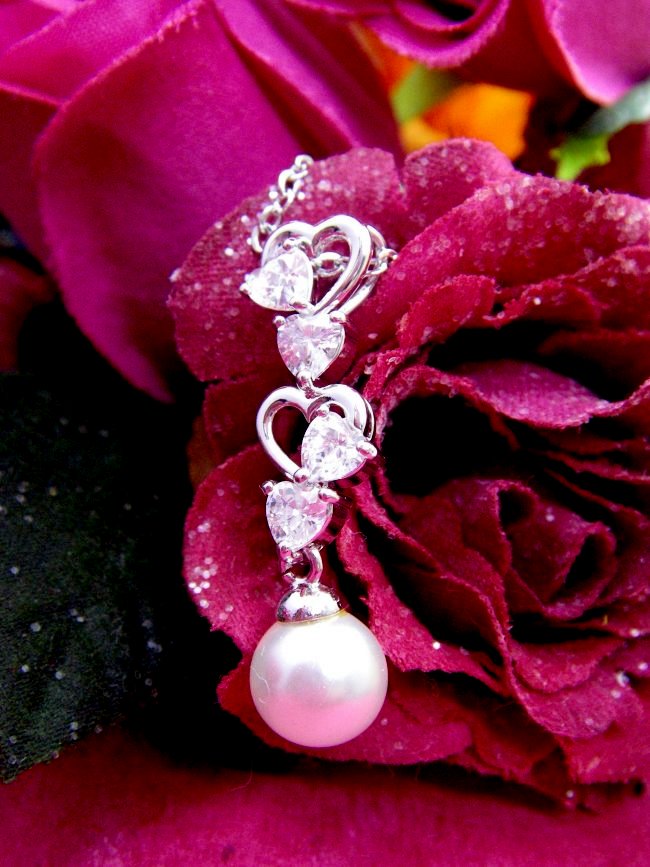 パールとキュービックジルコニアのペンダント