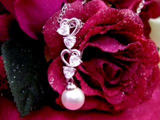 パールとキュービックジルコニアのペンダント