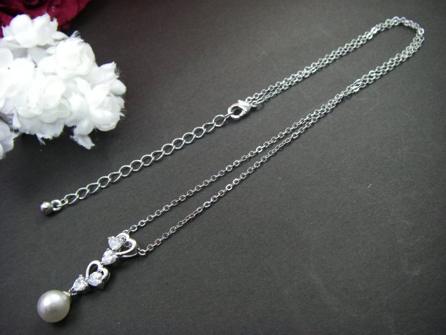 パールとキュービックジルコニアのペンダント