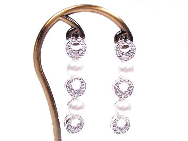 �p�[���ƃL���[�r�b�N�W���R�j�A�̃s�A�X