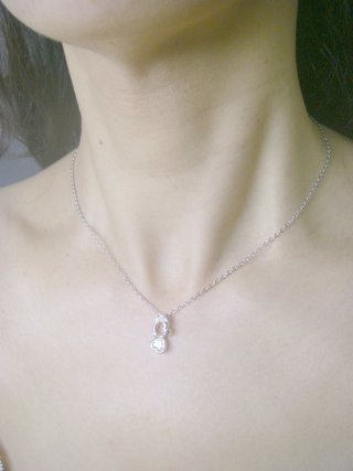 �n�[�g�̃y���_���g�@�A�N�Z�T���[�V���b�v�@���̏��_