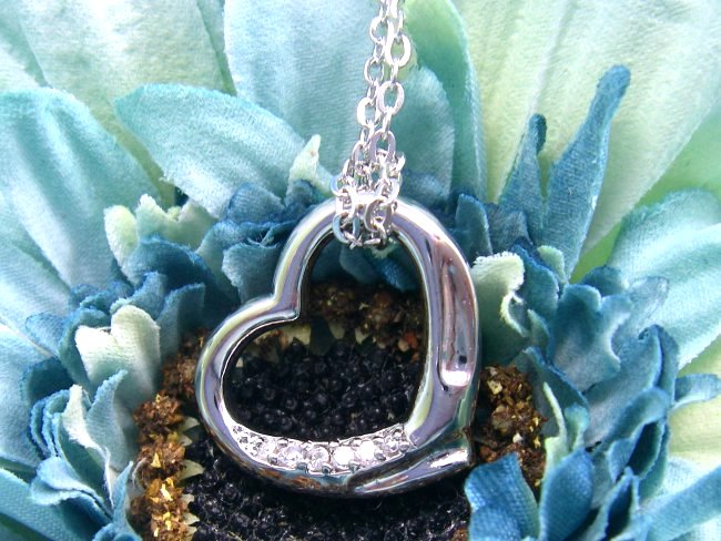 �I�[�v���n�[�g�@CZ�@�L���[�r�b�N�W���R�j�A�@�y���_���g�@�A�N�Z�T���[�V���b�v�@���̏��_