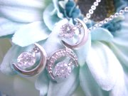 �N���Z���g�y���_���g�@CZ�@�L���[�r�b�N�W���R�j�A�̃y���_���g�@���@Moon�iJ10445)