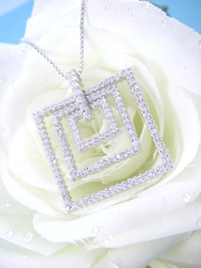 �L���[�r�b�N�W���R�j�A�̃y���_���g