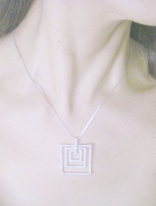 �L���[�r�b�N�W���R�j�A�̃y���_���g