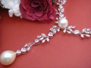 CZ�@�L���[�r�b�N�W���R�j�A�̃l�b�N���X