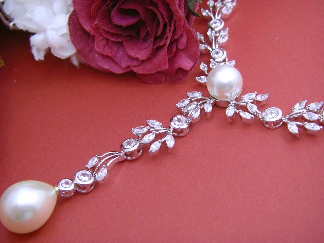 �p�[���l�b�N���X