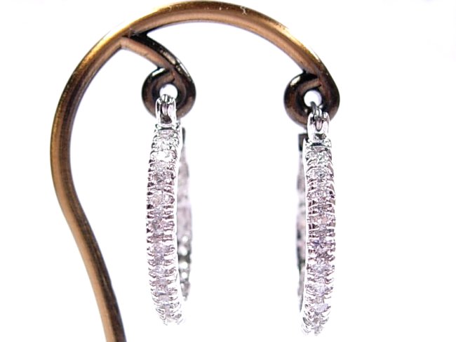 �L���[�r�b�N�W���R�j�A�̃s�A�X