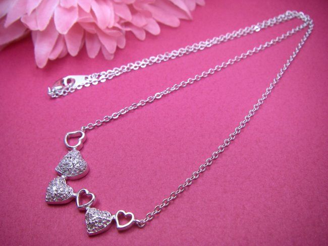 �n�[�g�@�y���_���g�E�l�b�N���X