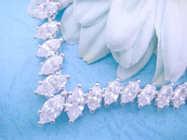 �L���[�r�b�N�W���R�j�A�@�l�b�N���X