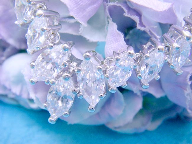 �L���[�r�b�N�W���R�j�A�@�l�b�N���X