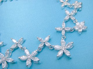 �t�����[���`�[�t�@�L���[�r�b�N�W���R�j�A�E�A�N�Z�T���[�@�u���X���b�g