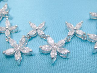 �t�����[���`�[�t�@�L���[�r�b�N�W���R�j�A�E�A�N�Z�T���[�@�u���X���b�g