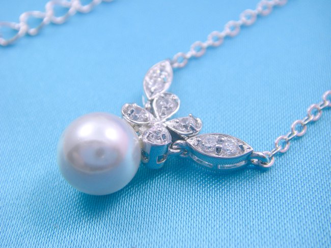 �p�[���ƃL���[�r�b�N�W���R�j�A�@�A�N�Z�T���[�E�y���_���g