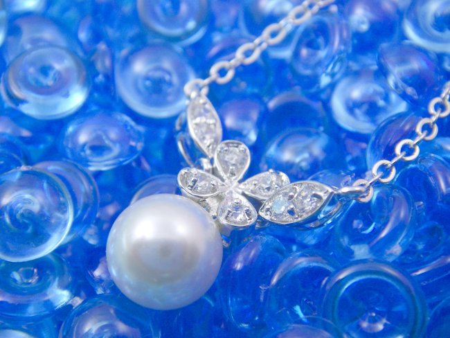 �p�[���ƃL���[�r�b�N�W���R�j�A�@�A�N�Z�T���[�E�y���_���g