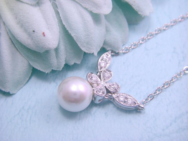 �p�[���ƃL���[�r�b�N�W���R�j�A�@�A�N�Z�T���[�E�y���_���g